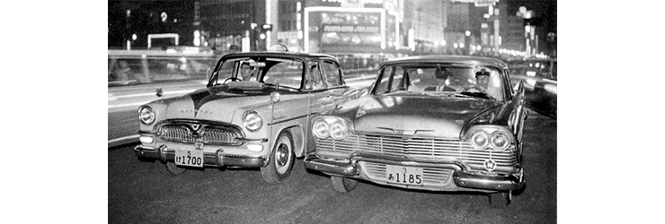 自社のタクシーの車体色を統一し、看板灯を取り入れたのは、日本交通が業界初。